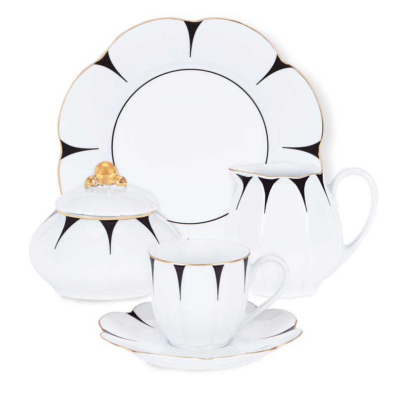 Molecot drops tea cup