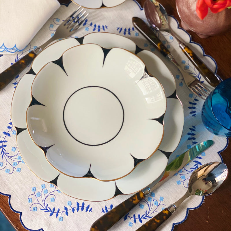 Molecot drops soup plate
